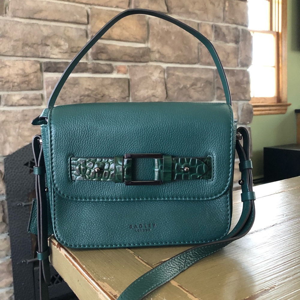 RADLEY LONDON
Agnes Street Small Leather Flapover Crossbody - Picture 2 of 7